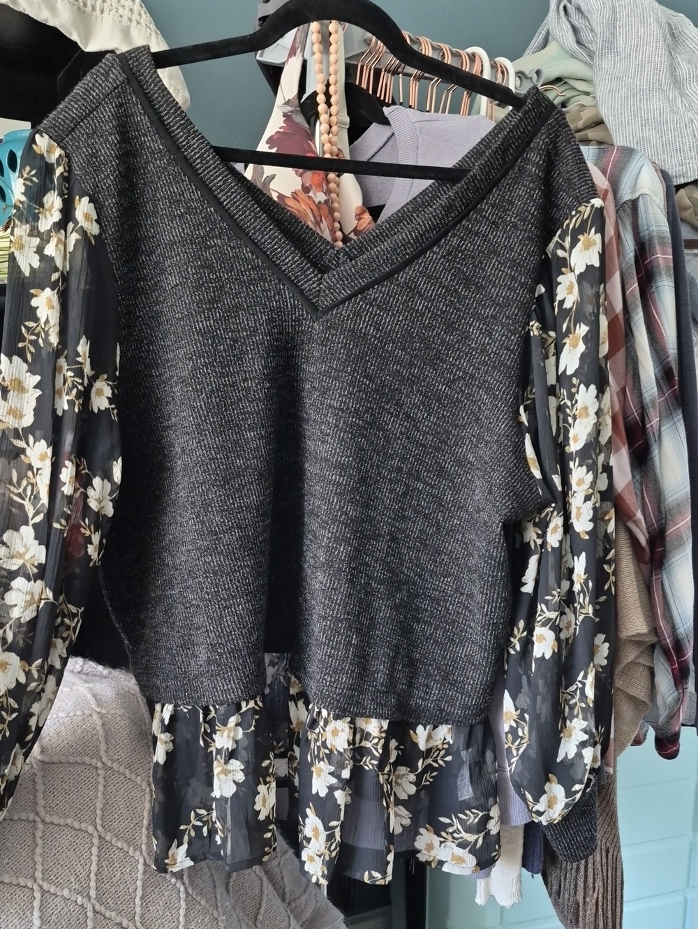 Maurices Black Knit V-Neck Top with Floral Sheer Sleeves Sz 1X